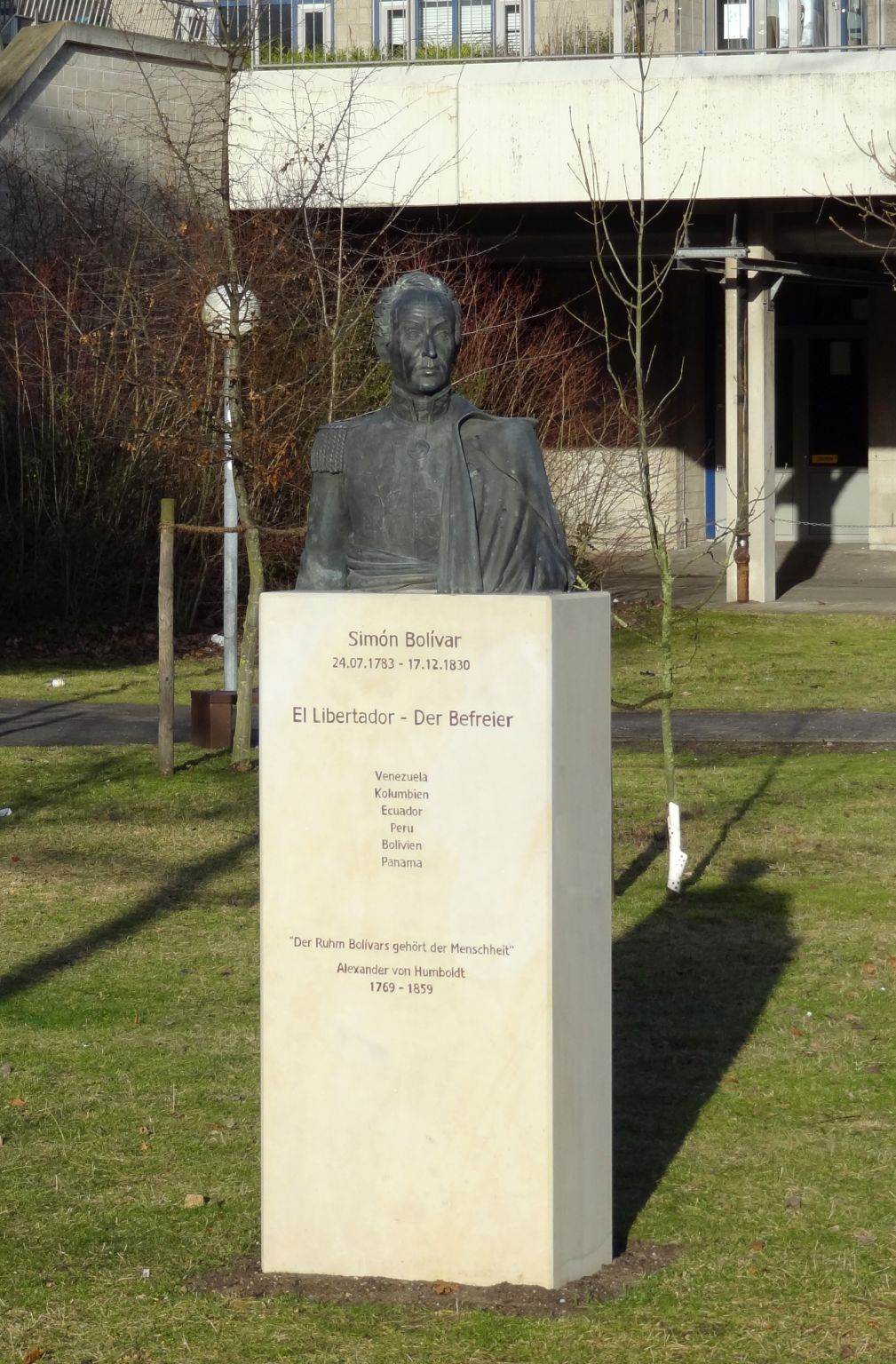 Bronzeplastik des Simon Bolivar (1933) nach einer Marmorbüse von Ernst von Wacholt