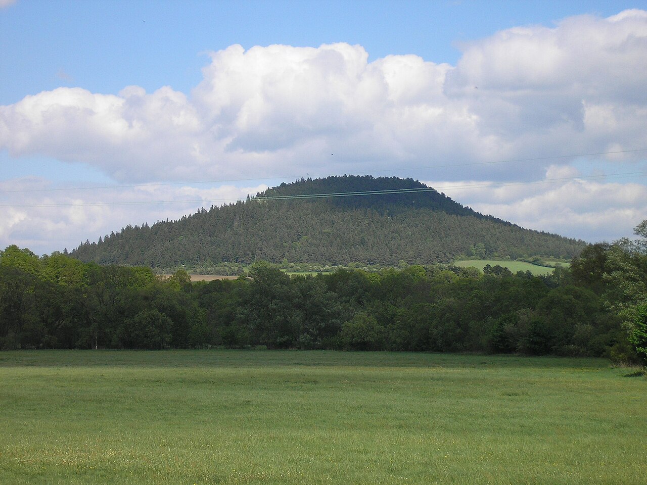 Der Singer Berg (Thüringen) von Südwesten aus gesehen