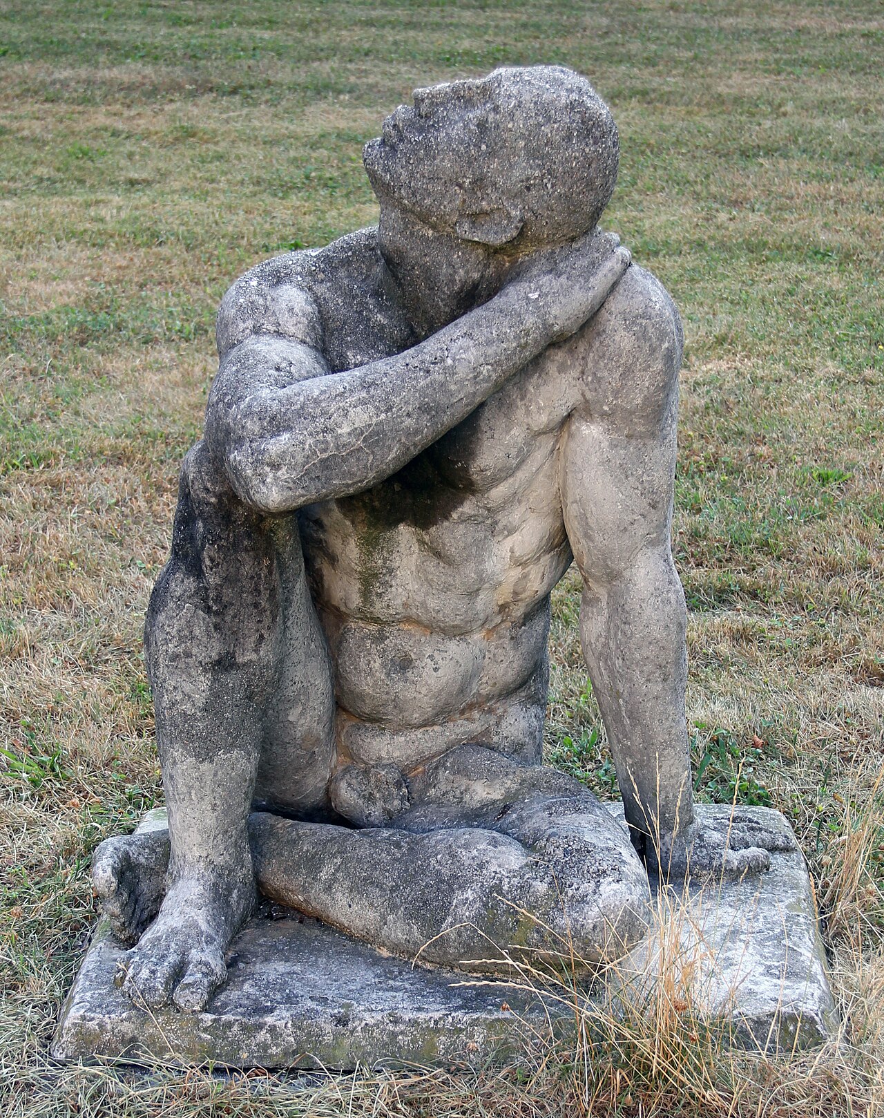 Sculpture, "Sitzender" by Manfred Salow , 1978,, Ossietzkystraße 26, Berlin-Pankow , Germany