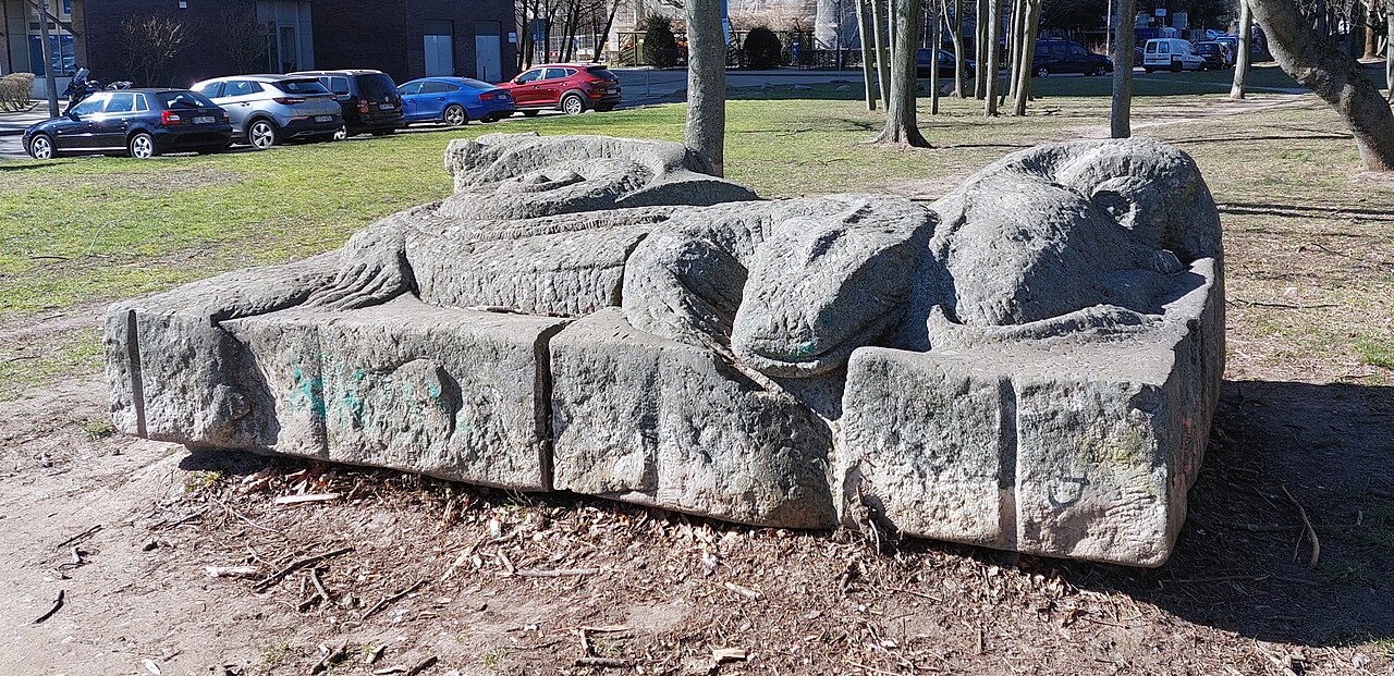 Foto von Sitzstein mit Tiermotiven