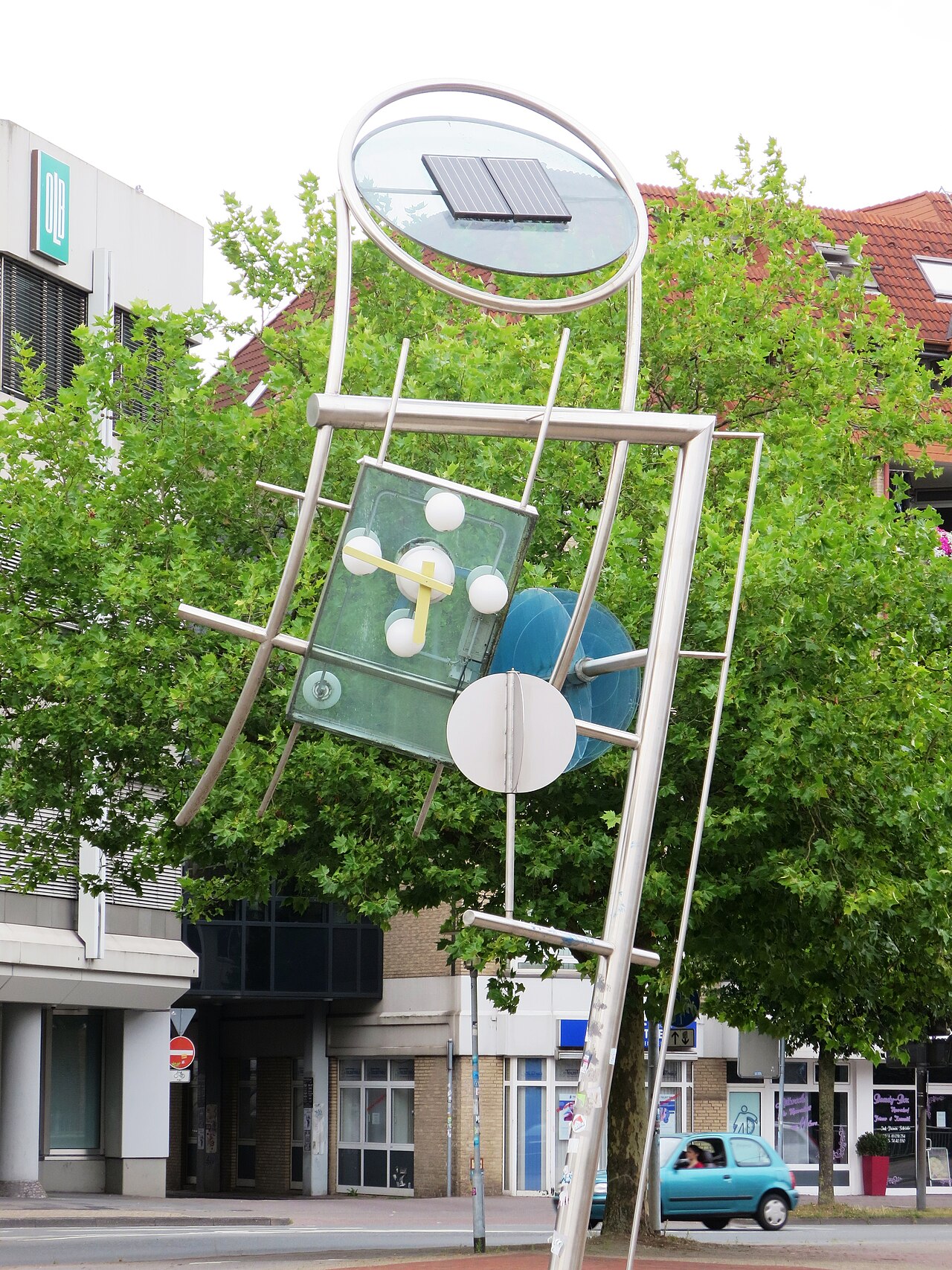 Solarplastik (Uhr) von Gottfried Gruner (1997)