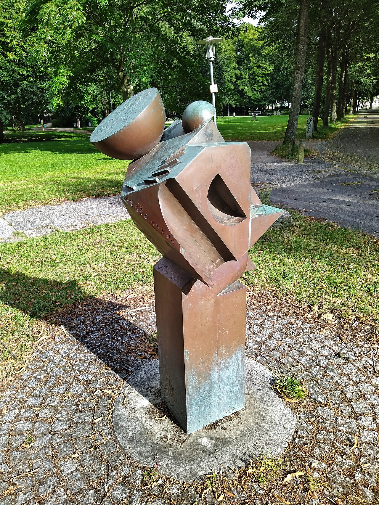 Skulptur "Sonnenuhren" (Manfred Sihle-Wissel) in Rendsburg