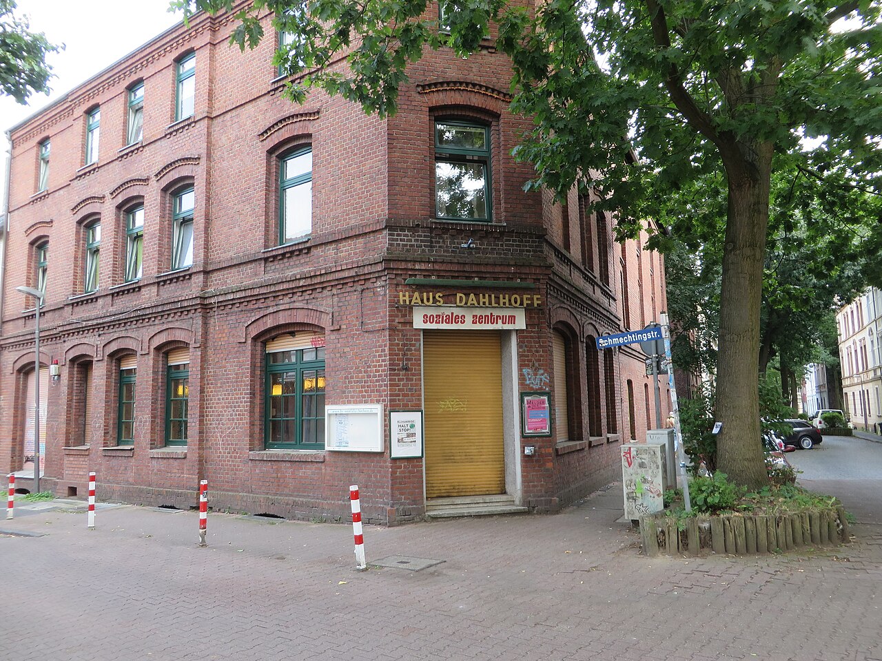 Social centre Soziales Zentrum Bochum ( SZ Bochum ) with hackspace space-left in Bochum, Germany