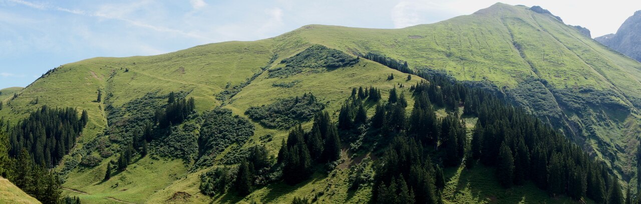 Spätengundkopf and Wildengundkopf seen from Einödsberg