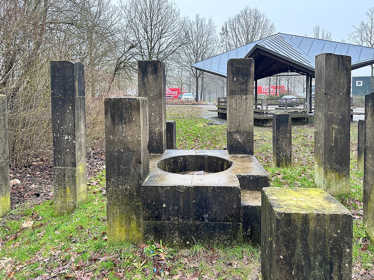 "Spiegelbrunnen" von Knud Knabe in Hamburg-Billsted