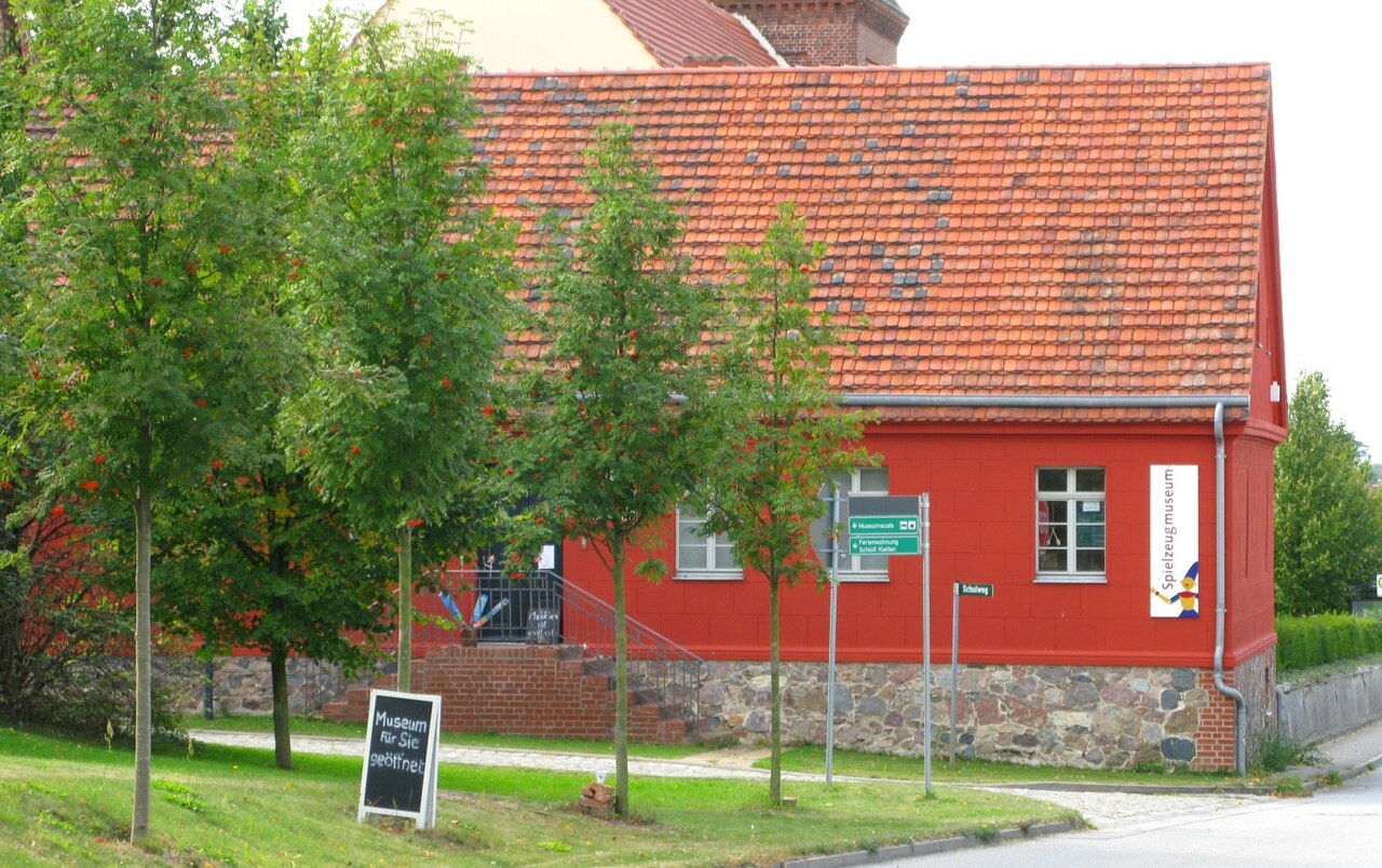 Außenansicht des Spielzeugmuseum im Havelland