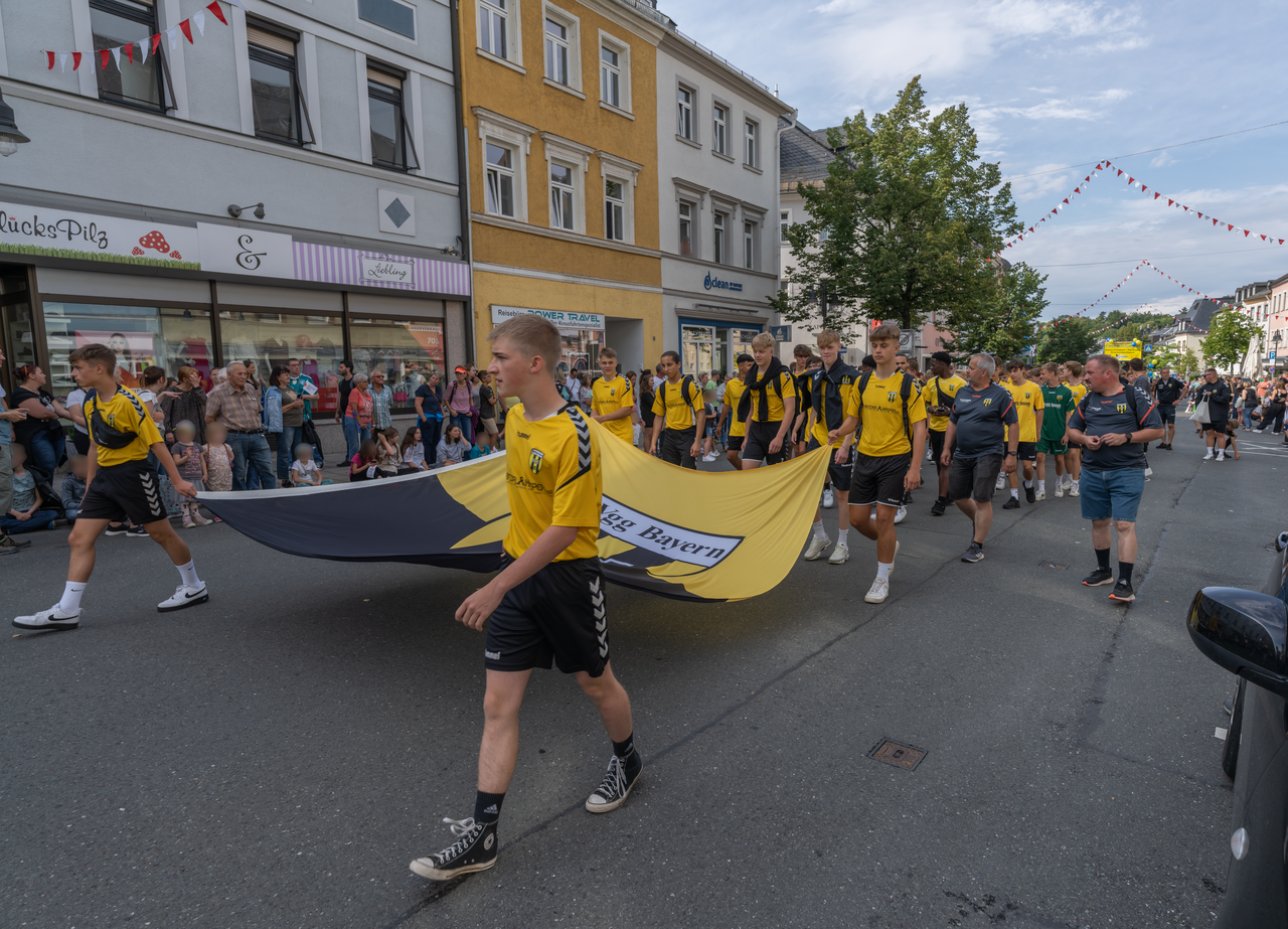 View of the folk festival parade in Hof on July 29, 2022 in Ludwigstraße