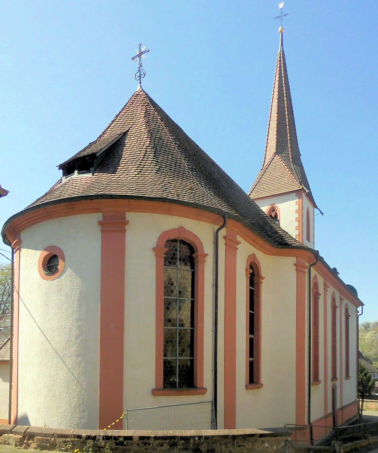 Nordostseite der Kirche St