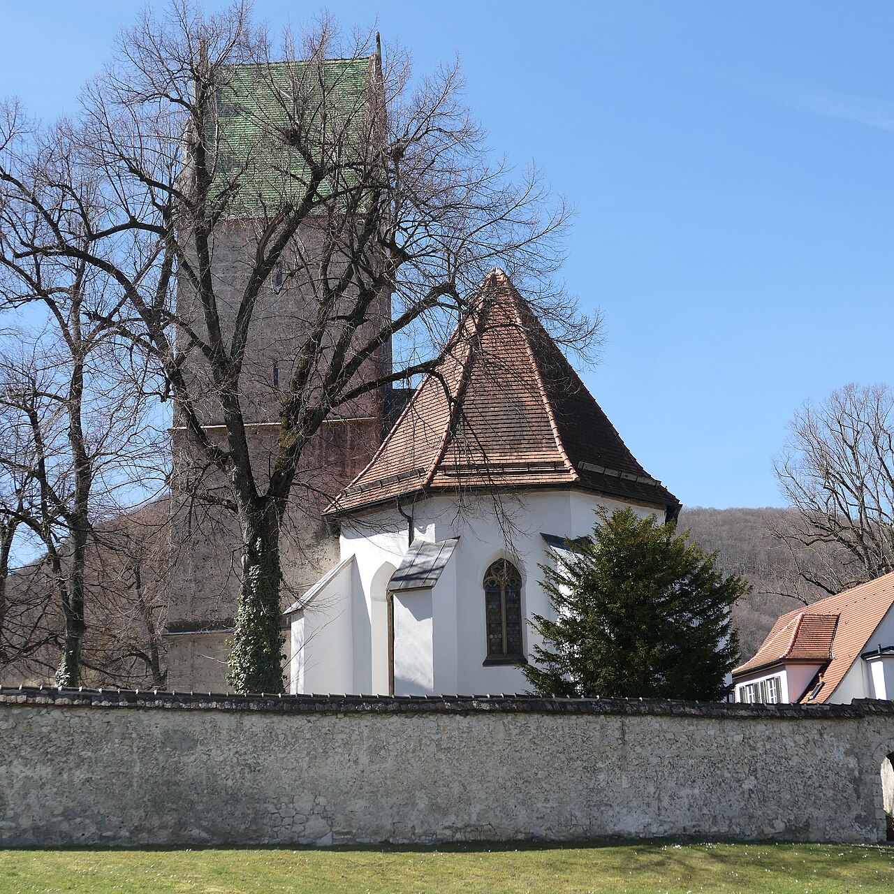 Martinskirche Oberlenningen Mauer