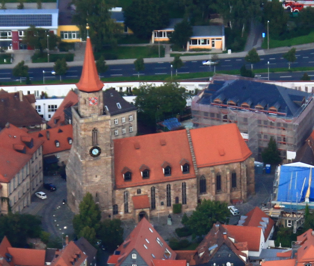 Stadtpfarrkirche Sankt Michael am Kirchenplatz 4 in der Fürther Altstadt (Südseite)