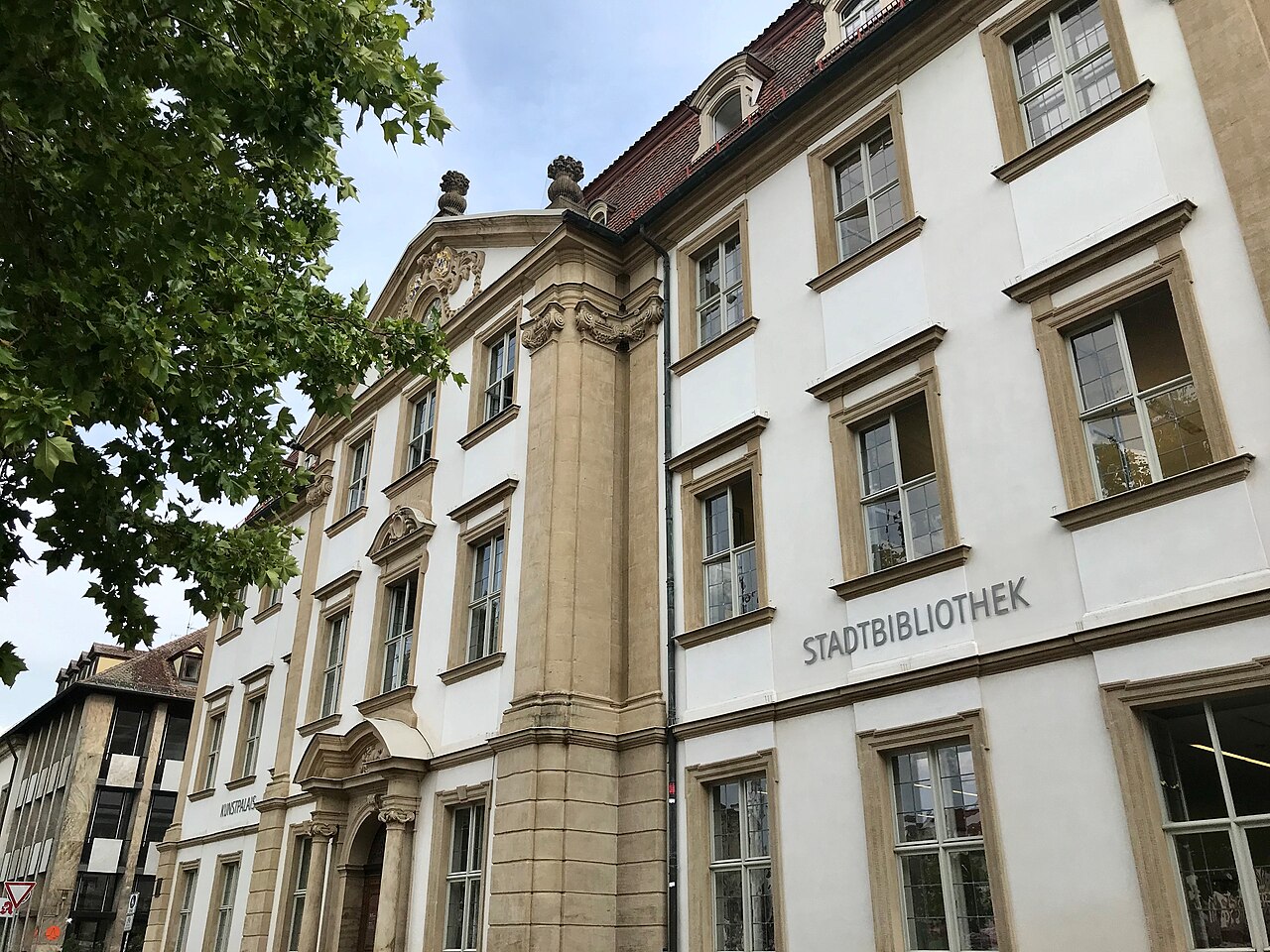 Stadtbibliothek Erlangen im Palais Stutterheim - Blick in östliche Richtung