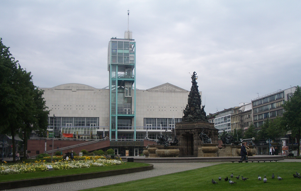 Mannheim , Germany: Paradeplatz with Stadthaus (N1)