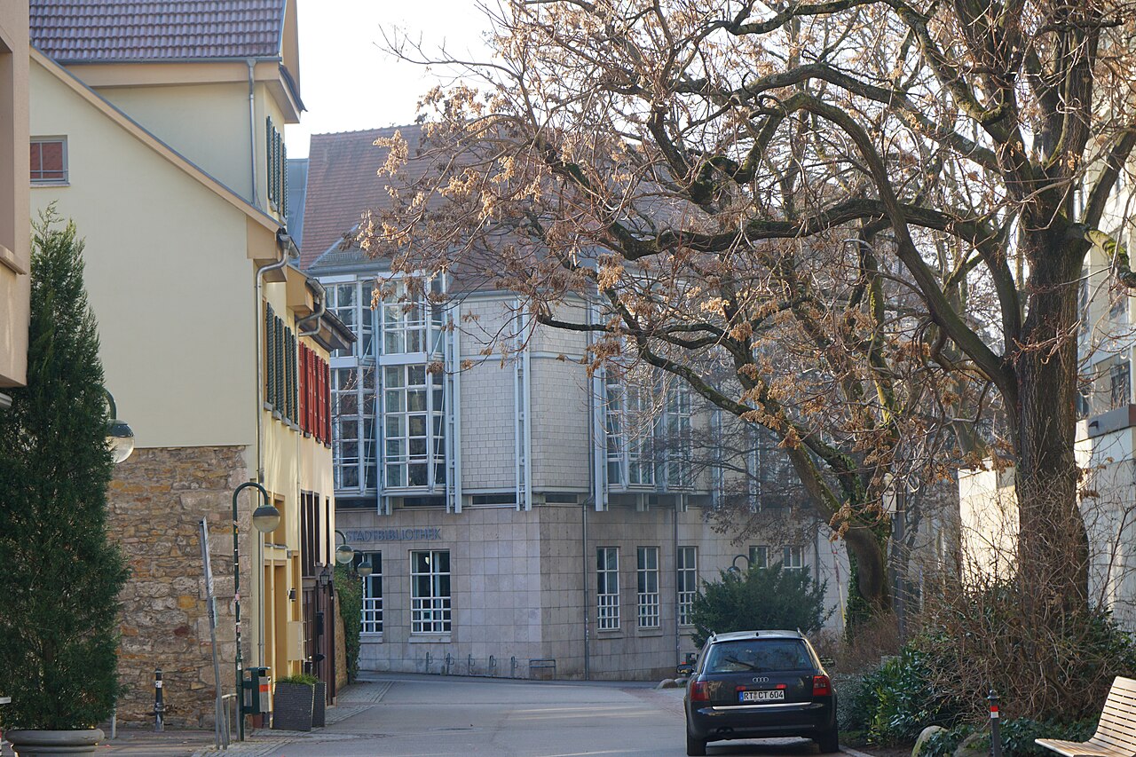 Stadtbibliothek Reutlingen, Blick von der Kanzleistraße in die Rebentalstraße