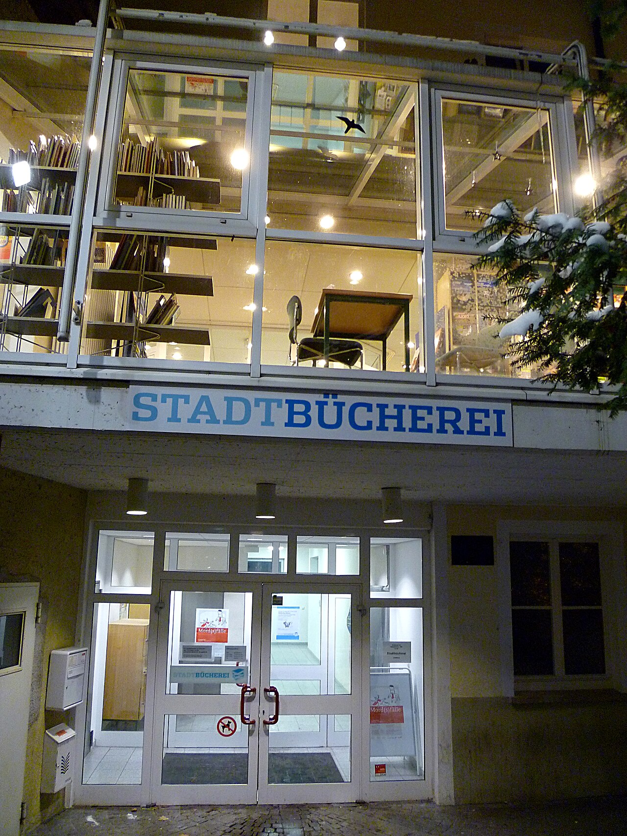 entrance area of Stadtbücherei Schorndorf (Schorndorf public library, Baden-Württemberg, Germany)