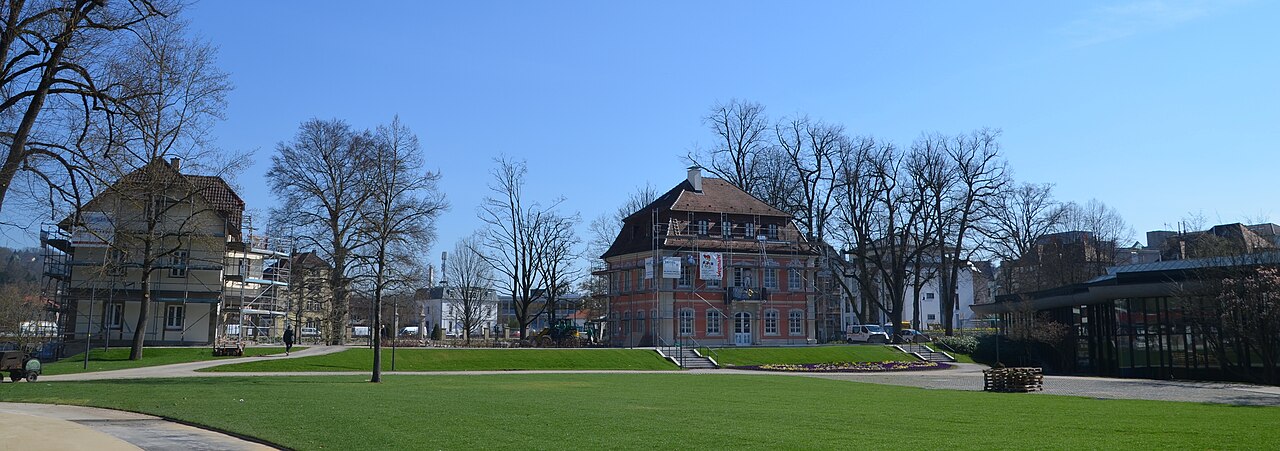 westlicher Stadtgarten mit Stahlschem Schlösschen (mitte) und CongressCentrum (rechts)