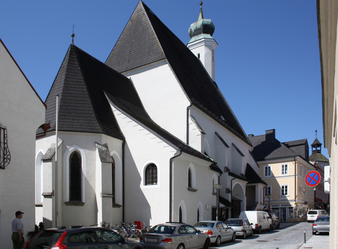 Nordostansicht der Stadtpfarrkirche St