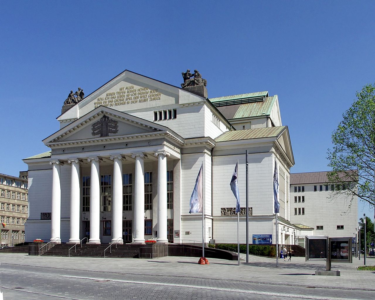 Das von Martin Dülfer entworfene Stadttheater Duisburg