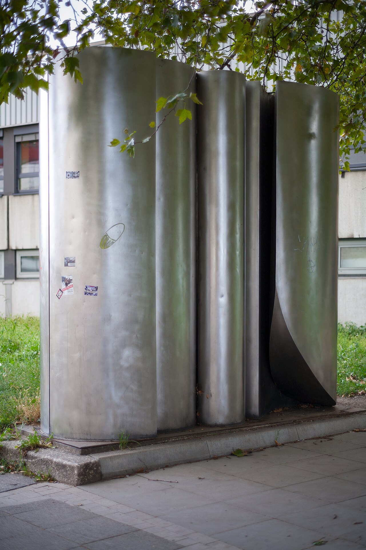 Sculpture "Stahlwand" (= steel wall) by Erich Hauser located at Spinnereistrasse in Hanover, Germany