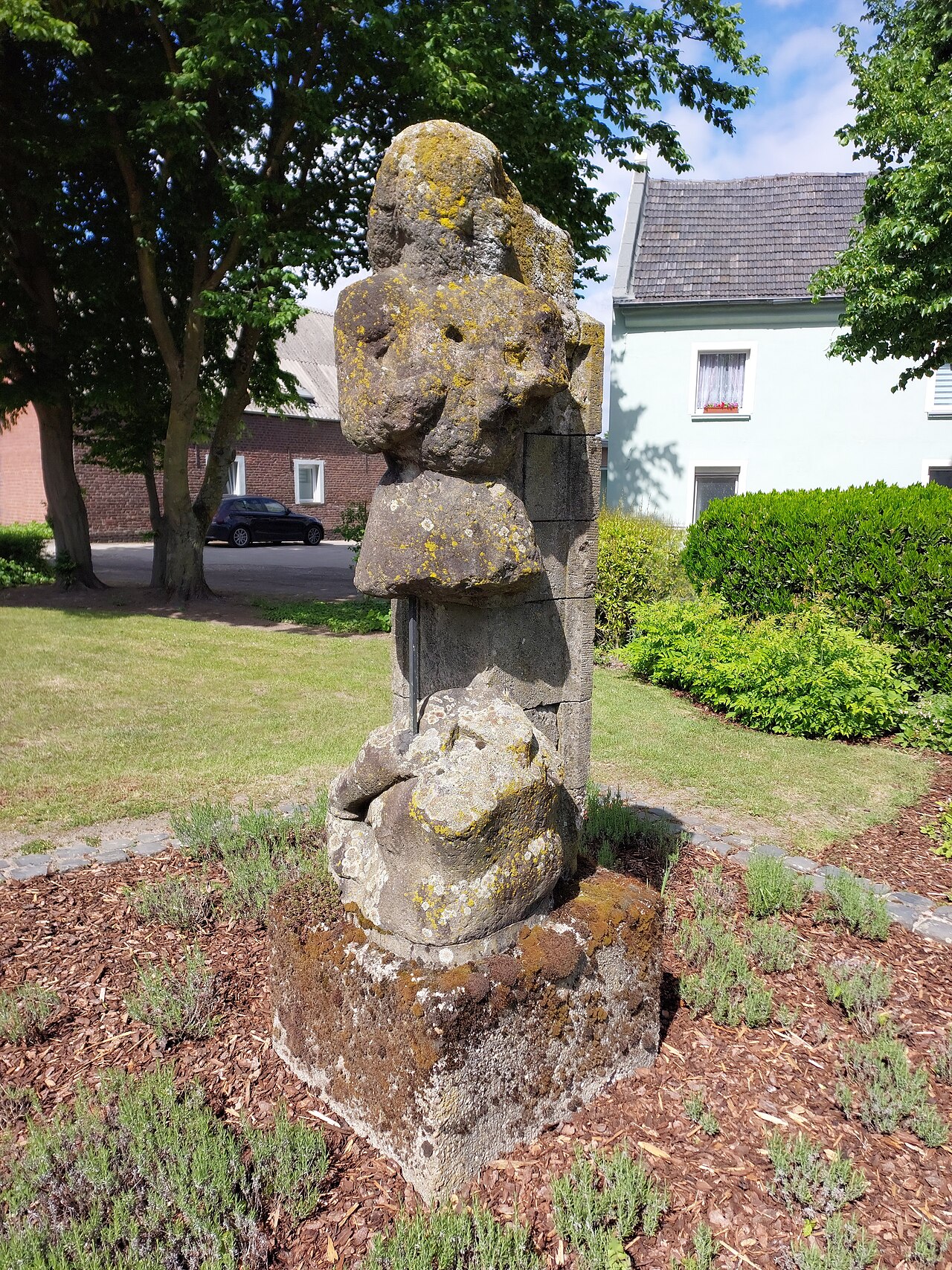 Straelen-Zand, Sterk Helmes, Denkmal