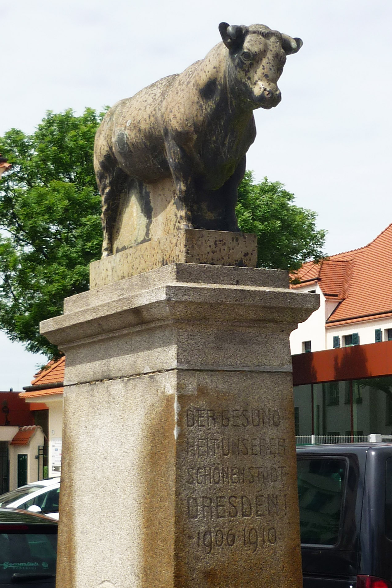 Skulptur Stierbrunnen am ehem