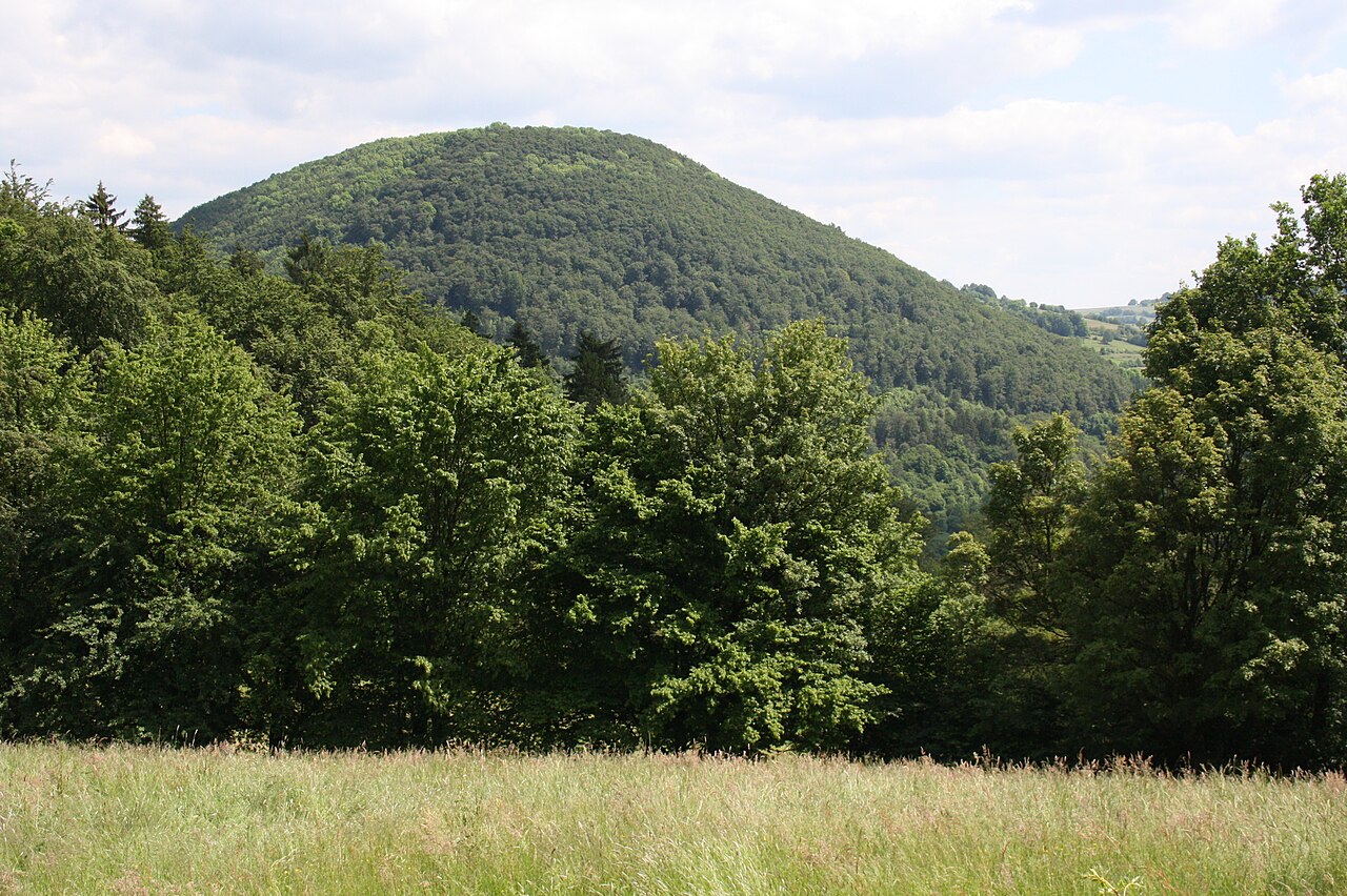Der Stoppelsberg bei Weichersbach (Sinntal)