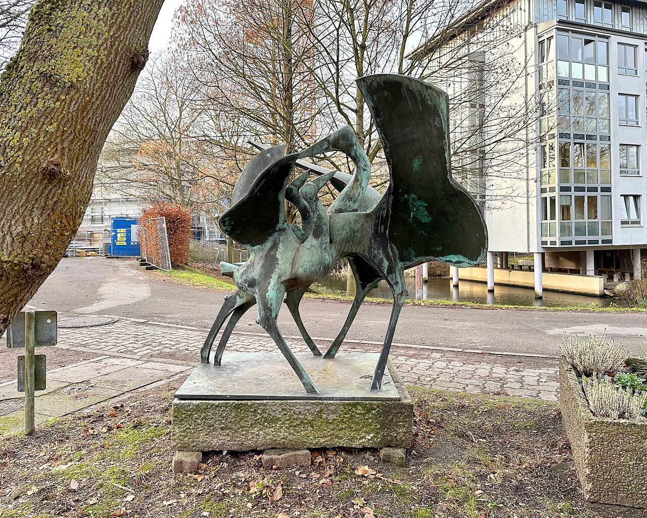 Bronzeskulptur "Storchen-Gruppe" von Manfred Sihle-Wissel, Hermann-Westphal-Straße 9, Hamburg-Wilhelmsbur