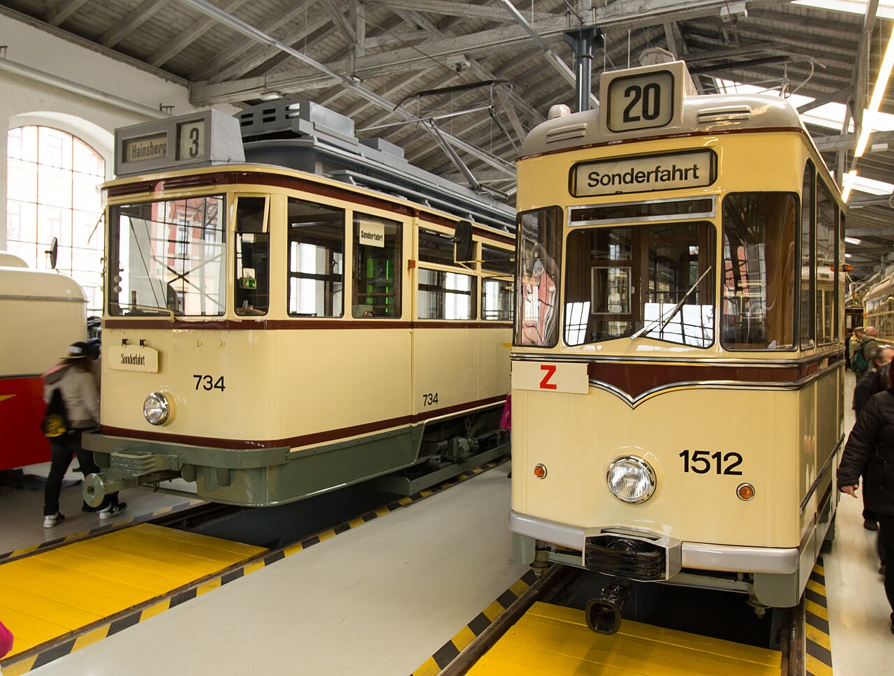 MAN-Einrichtungswagen 734 und Einheitstriebwagen T59E (1512) - Straßenbahnmuseum Dresden