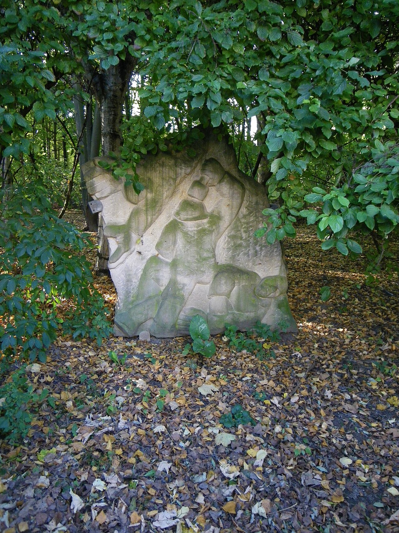 Public Art in Langenhagen: Schadwinkel, Glück über Gewalt, 1986
