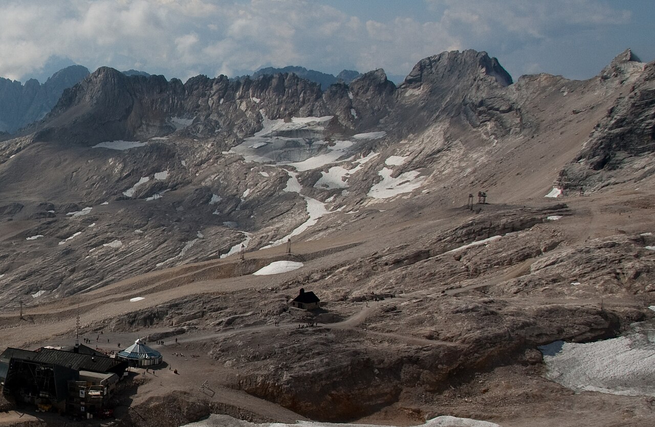 In the background: Wetterwandeck, Östliche Wetterspitze, Mittlere Wetterspitze and Nördliche Wetterspitze