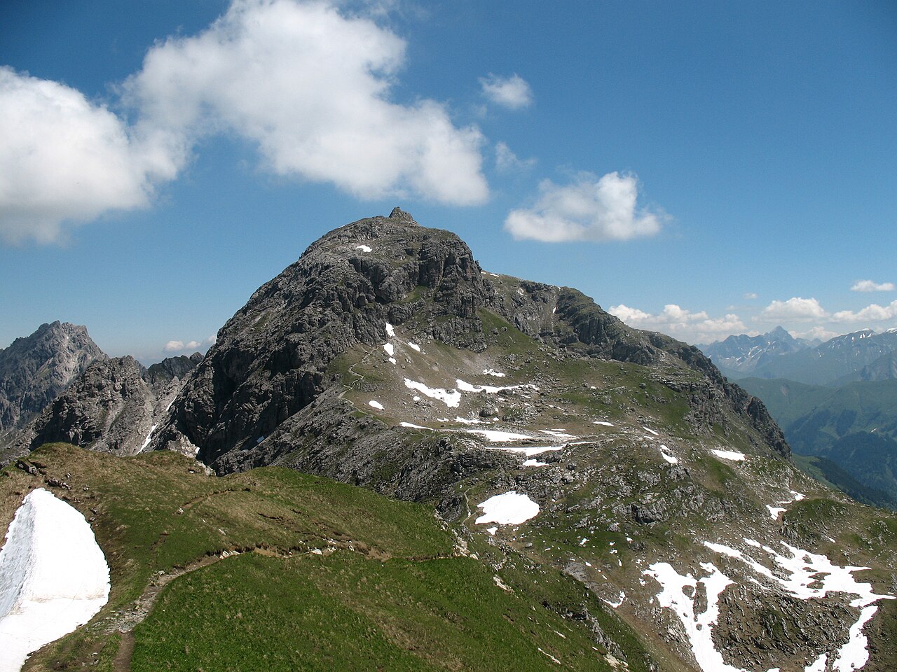 Blick vom Weg zum Kemptner Kopf auf den Ersten Schafalpenkopf (2272 m)