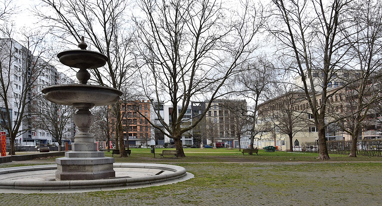 Spindlerbrunnen im Südpark in Berlin-Mitte, Germany