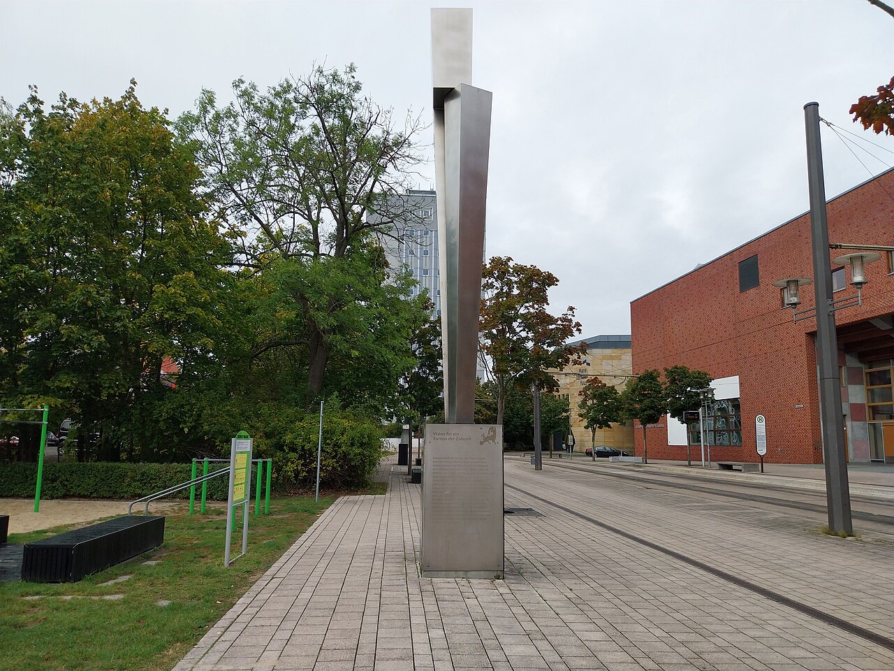 „Symbiose“, Skulptur von Udo G