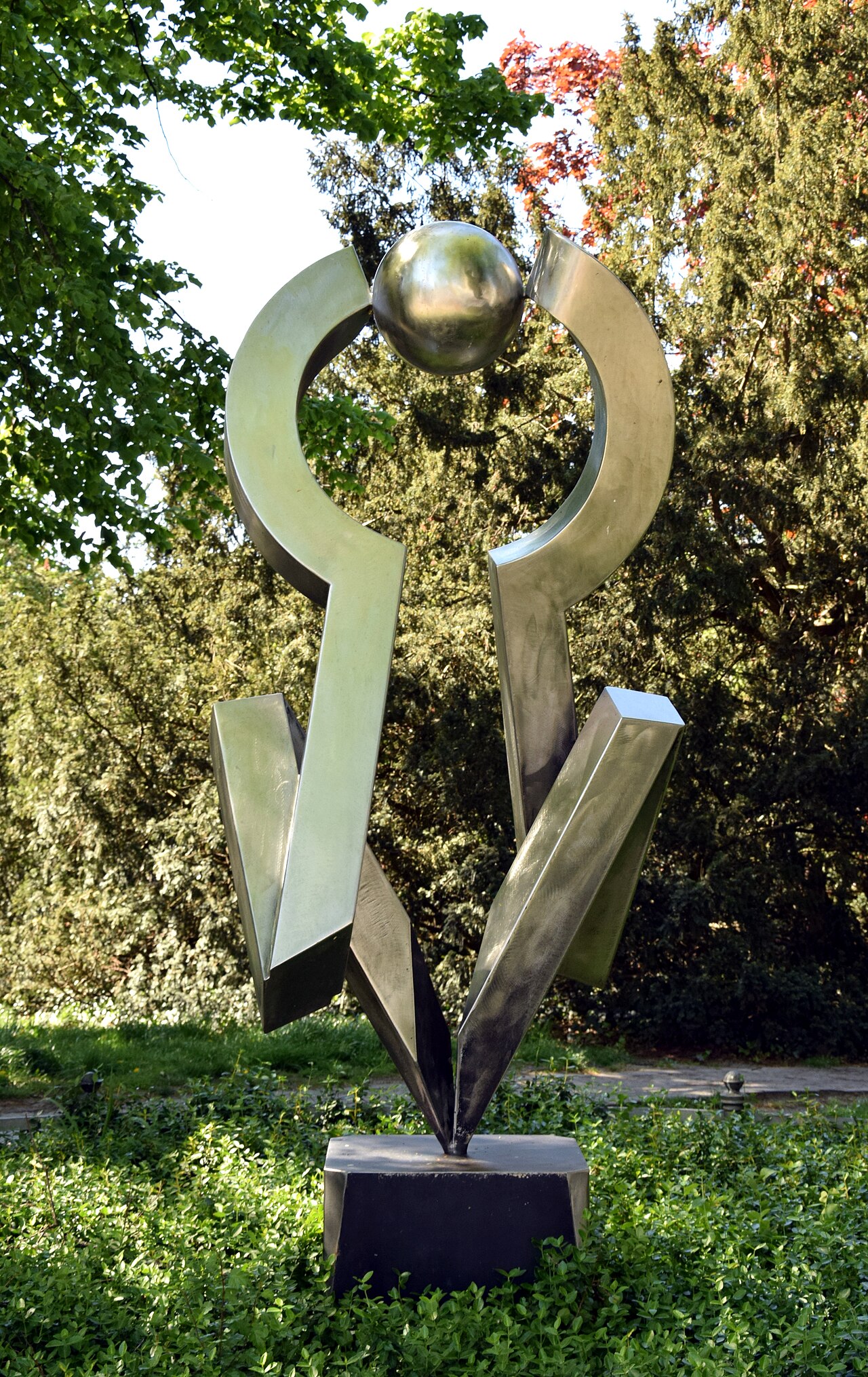 Sculpture "Tangentiale Berührung" by Volkmar Haase at Lietzenseepark in Berlin-Charlottenburg, Germany