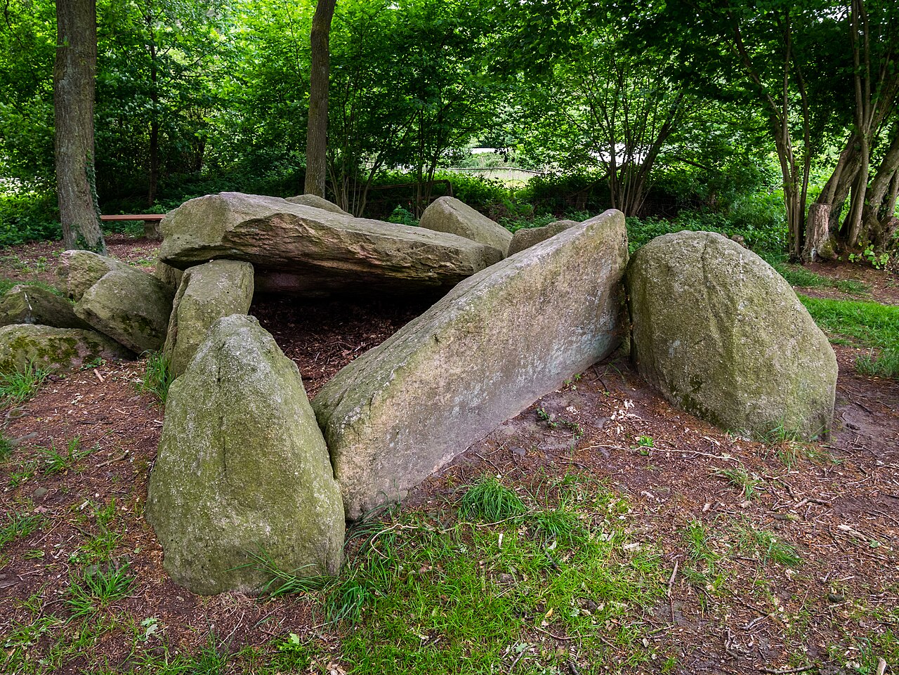 Dolmen "Devil's Oven"