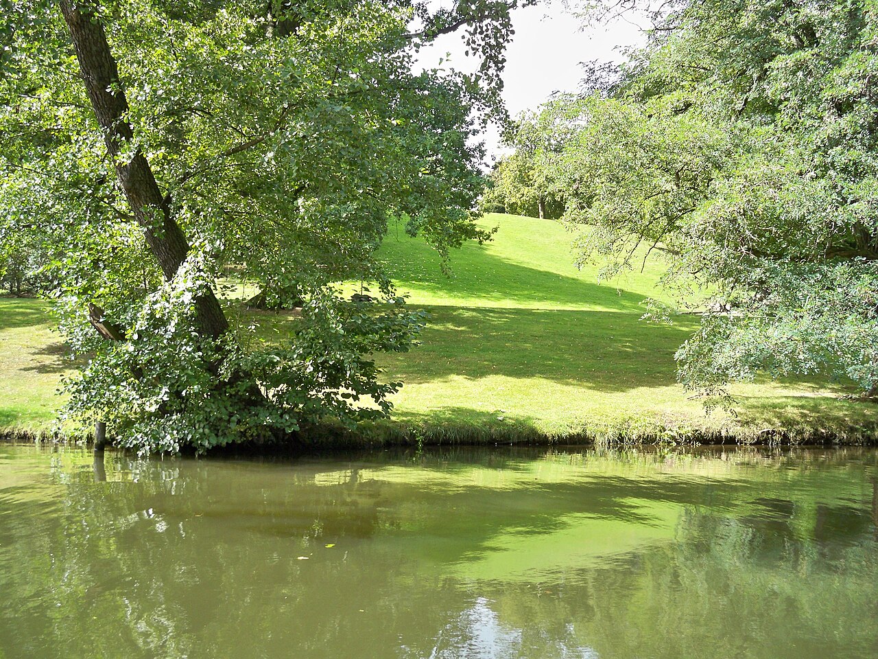 Braunschweig, Lower Saxony, Theaterpark from river Oker