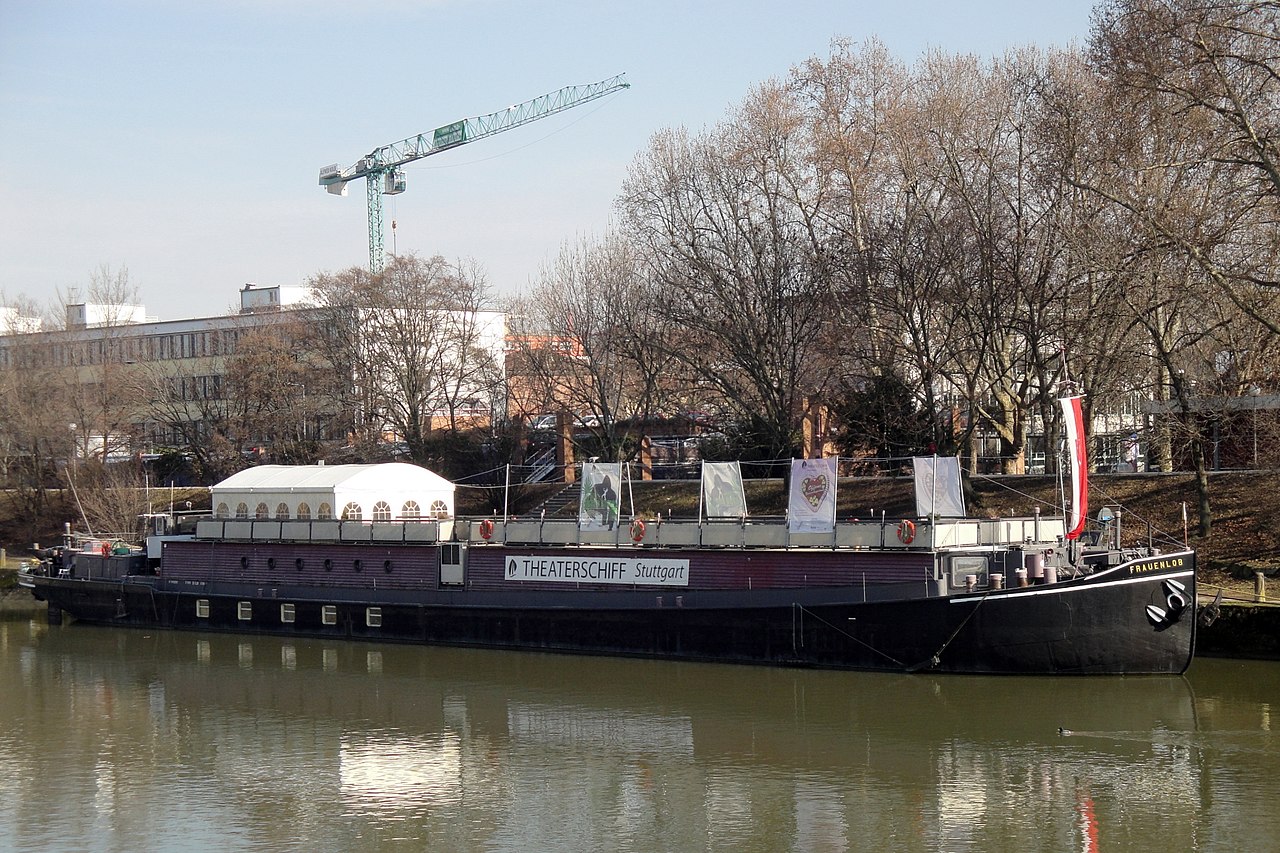 Theaterschiff Stuttgart auf dem Neckar in Stuttgat