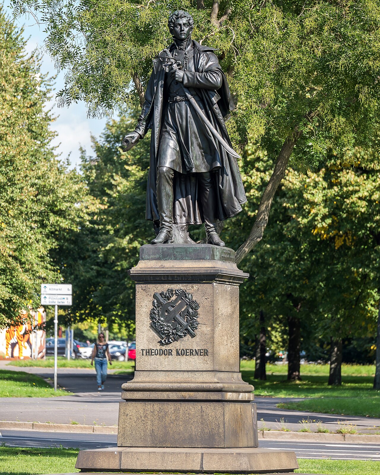 Dresden, Georgplatz, Theodor-Körner-Denkmal, Bronzestandbild von Ernst Julius Hähnel