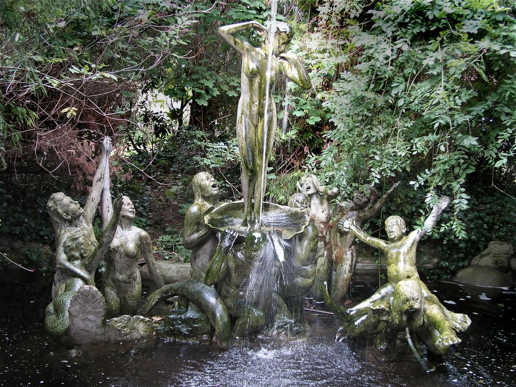 Bremerhaven, Germany: Thiele's garden, sculpture of the "Birth of the Venus"