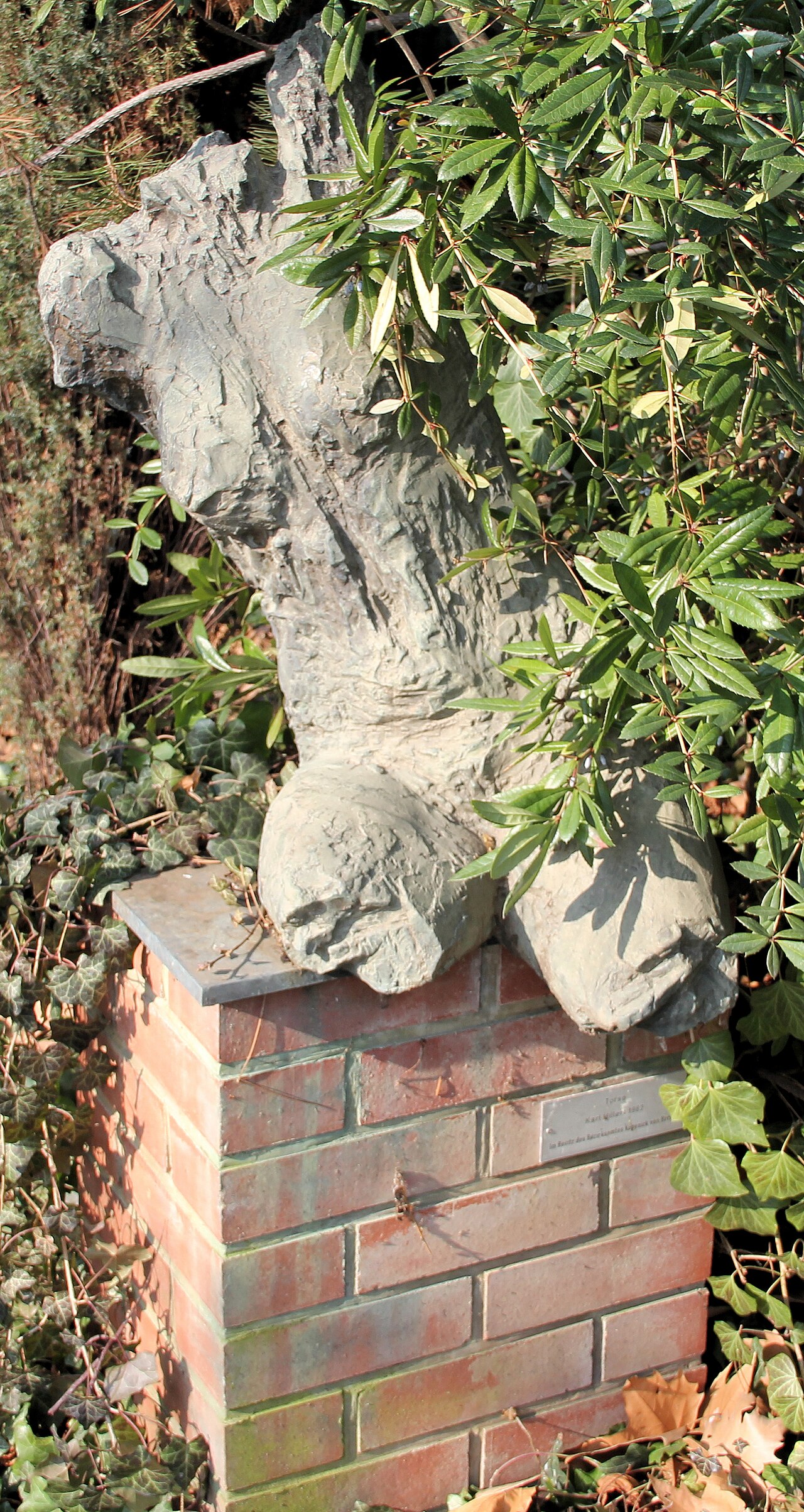 Memorial, " weiblicher Torso " by Karl Hillert , 1982, Schloßinsel, Berlin-Köpenick , Germany