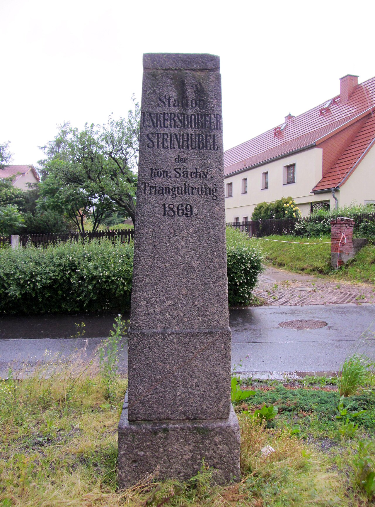 Triangulationssaeule Station 76 Steinhuebel Vermessungspunkt II