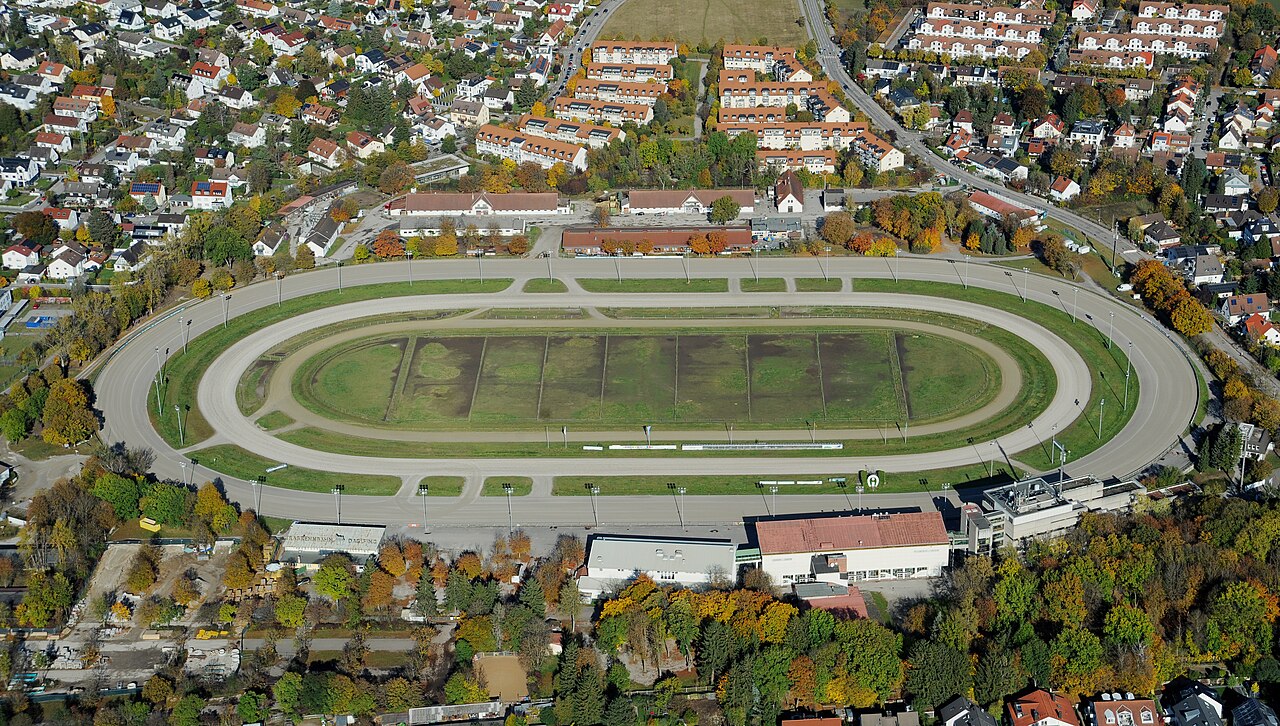 Aerial image of Trabrennbahn Daglfing (view from the south)