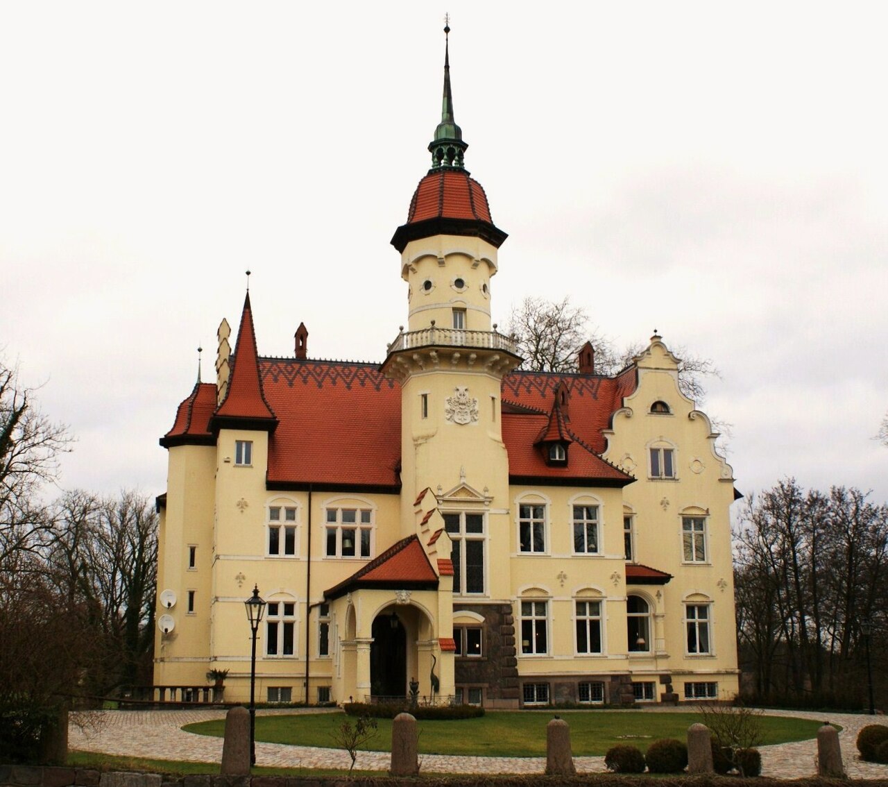 Tralau Manor