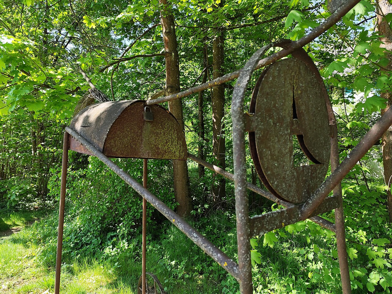 Skulptur Trojanisches Pferd (Klos, Falcke) im Kurpark Bad Steben