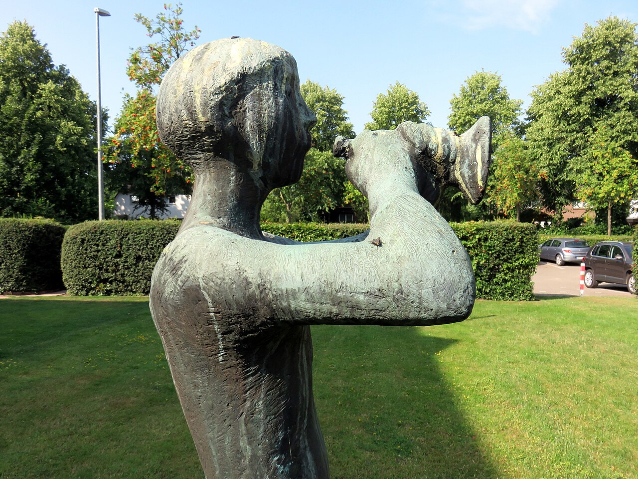 Bronze-Skulptur Trompeter (1979) von Karl Heinz Engelin , Grönländer Damm 20 in Meiendorf