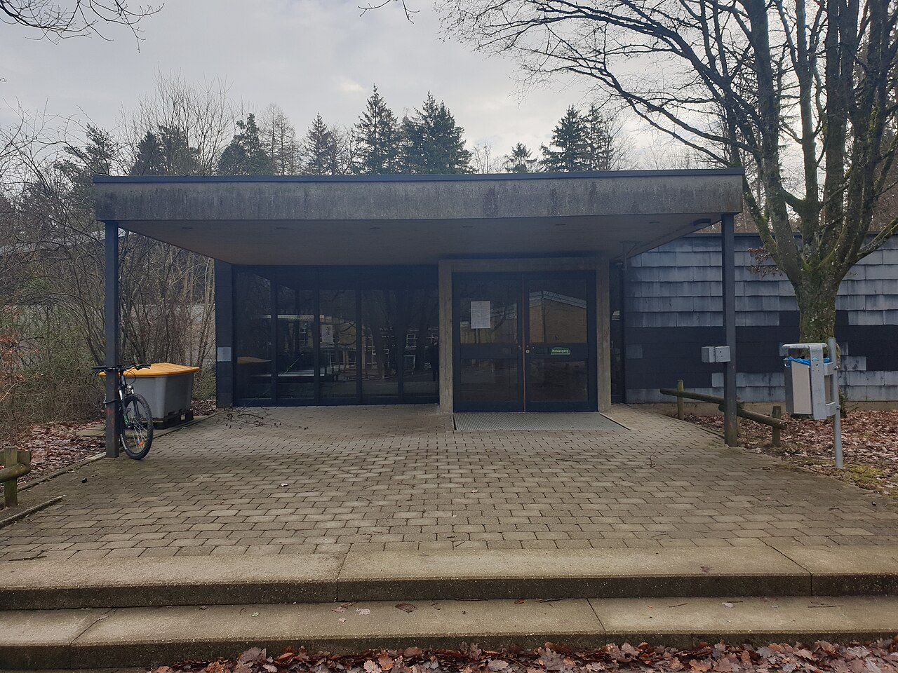 Eingangsbereich von außen