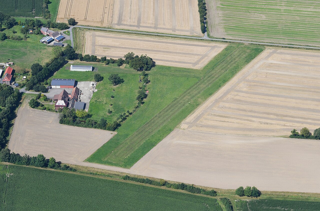 Aerial image of the Drensteinfurt airfield
