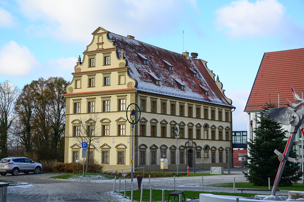 Ichenhausen, Schloßplatz 3