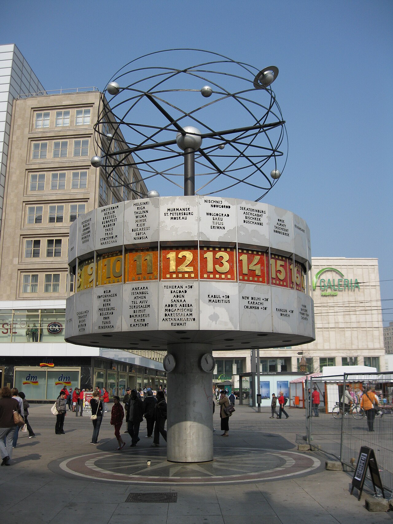 Urania-Weltzeituhr am Alexanderplatz