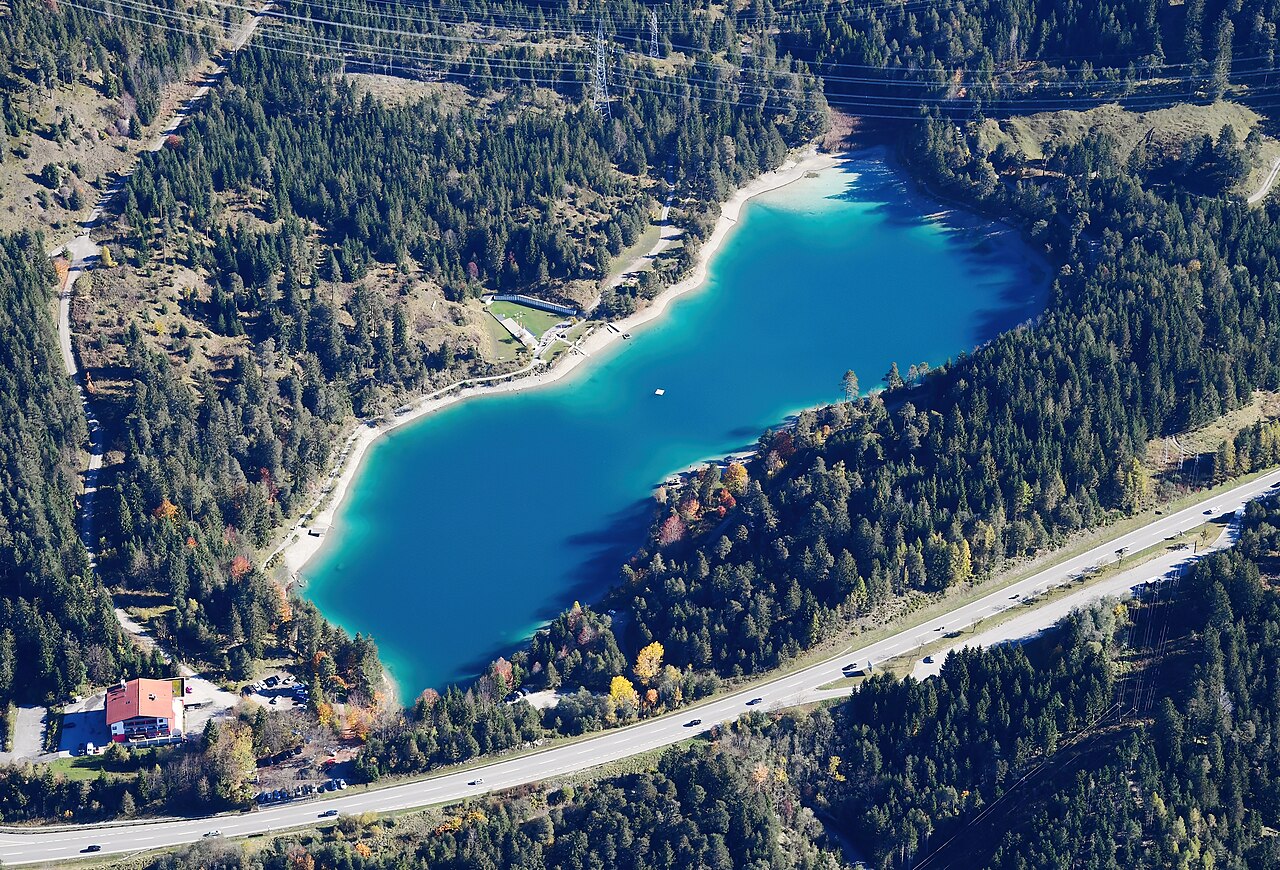 Aerial image of the Urisee (view from the southwest)