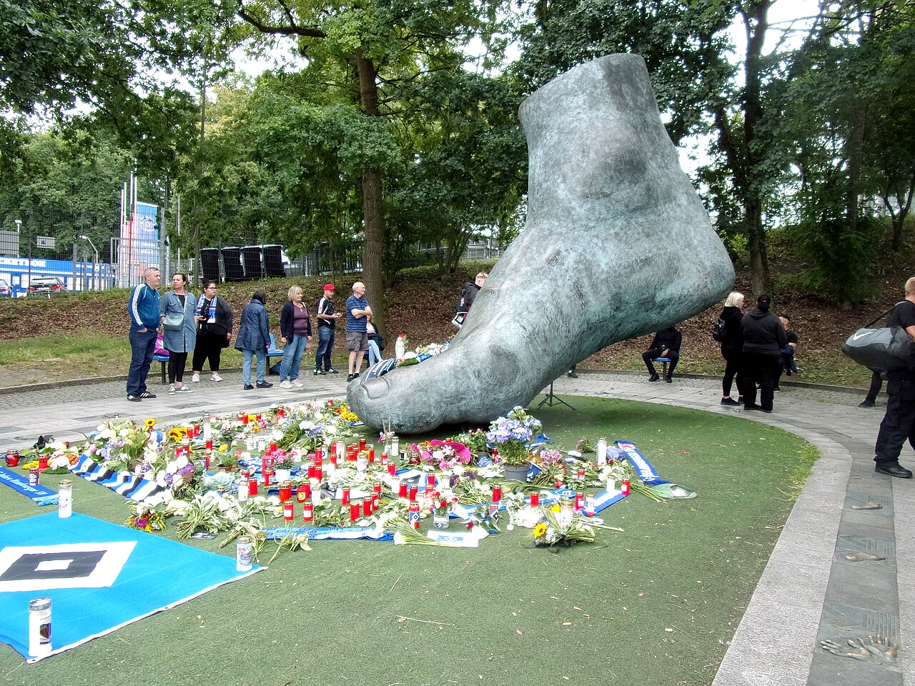 Einem Tag nach dem Tod Uwe Seelers († 21